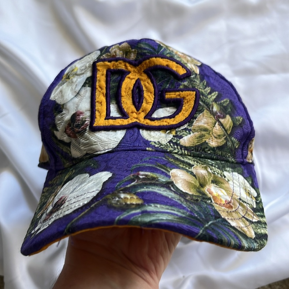 Like new Dolce & Gabbana purple floral hat sold out Neiman Marcus excl